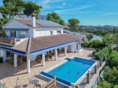 Vrijstaande villa Mijas € 1.395.000,-